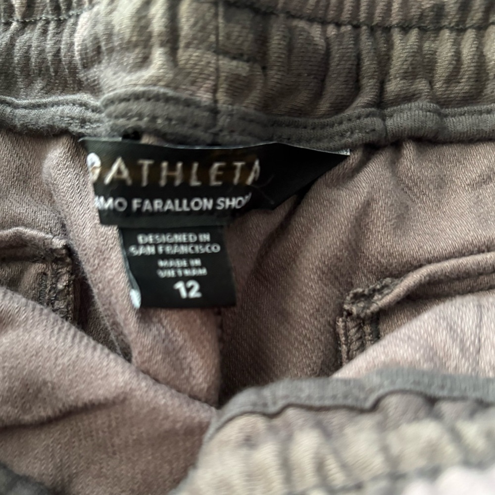 Athleta Camo Farallon Shorts - Picture 4 of 4
